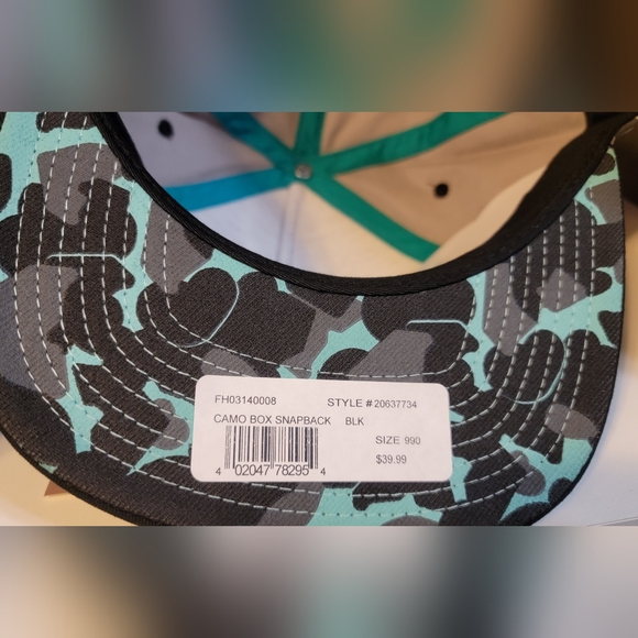 BNWT - Famous Brand Camo Adjustable Hat - Picture 2 of 6